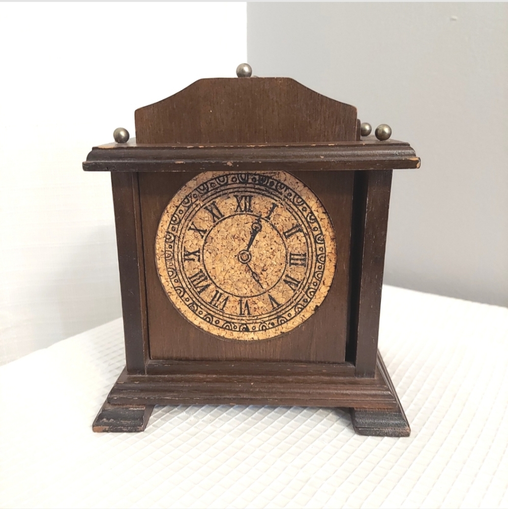 Vtg Wood Clock Face Cork Coasters set of 6 Holder Dark Wood Enesco READ